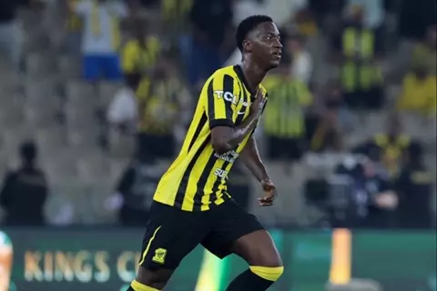 اتحاد جدة يعلن.. محمدو دومبيا يجري جراحة الرباط الصليبي بنجاح